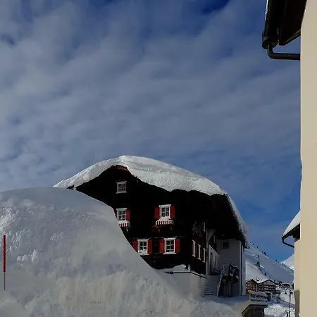 Alpenappartement Bergkoenig شقة *